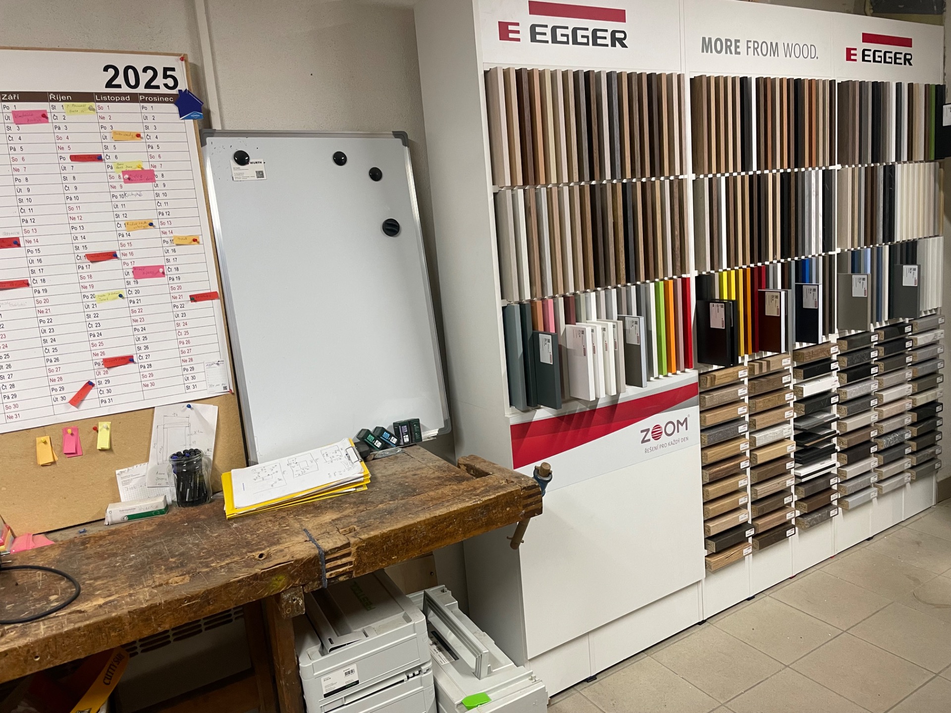 Nově plně vybavená vzorkovna kolekcí.          Egger